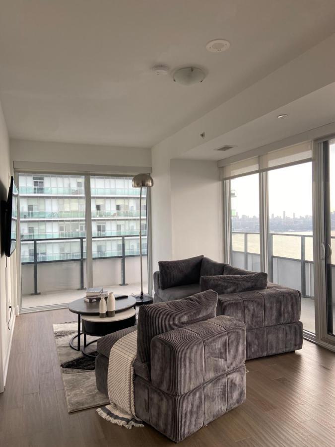 1 Bedroom Waterfront Condo تورونتو المظهر الخارجي الصورة