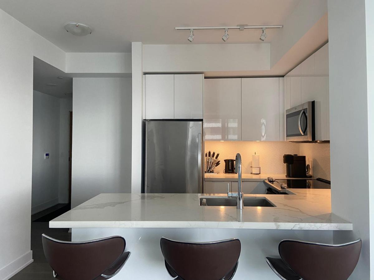 1 Bedroom Waterfront Condo تورونتو المظهر الخارجي الصورة